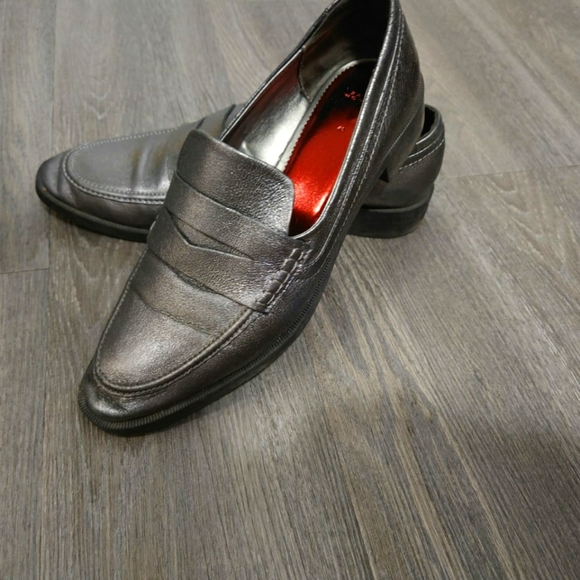✨HP✨Zara Silver Grey leather Loafer - Picture 1 of 7